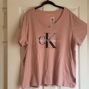 NWT Calvin Klein T-shirt